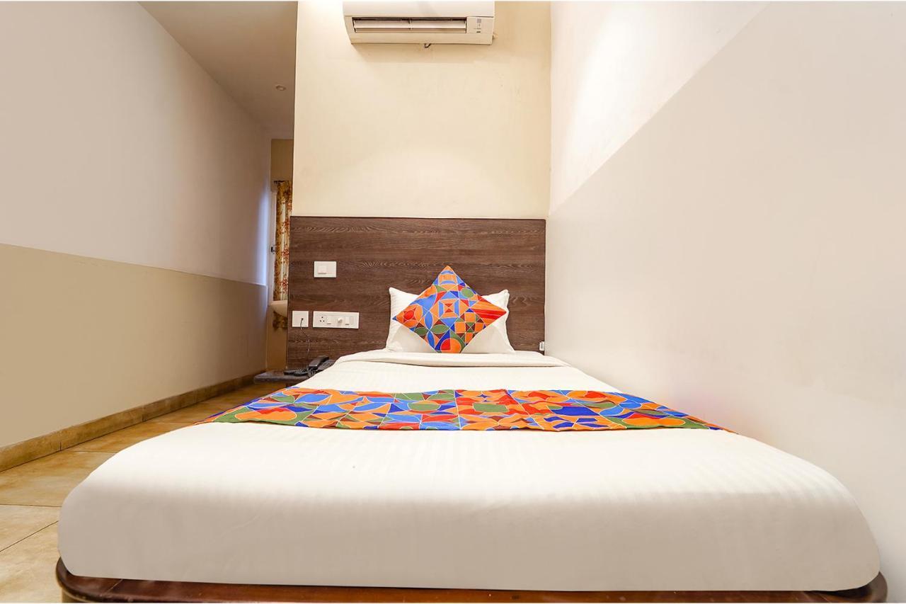 Fabhotel Karpagam - 900M From Nehru Stadium コインバトール エクステリア 写真